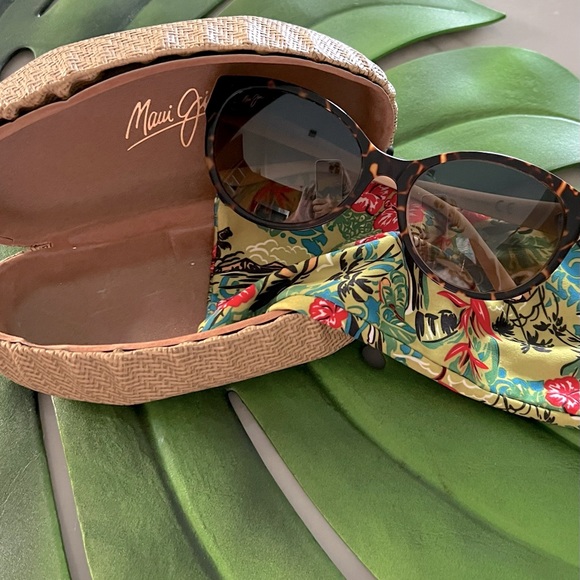 Maui Jim Accessories Maui Jim Womens Sunglasses Poshmark